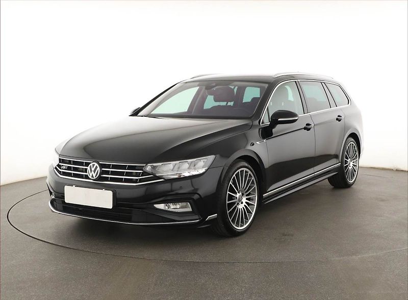 Volkswagen Passat (2020) R-Line 2.0 TDI - fotka 2 z 19