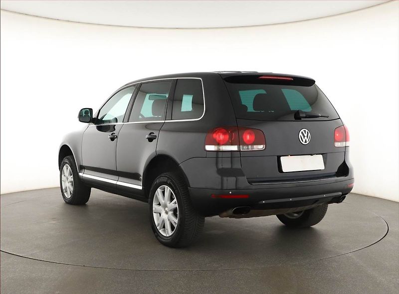 Volkswagen Touareg (2007) 3.0 V6 TDI, 4X4, Automat - fotka 4 z 16