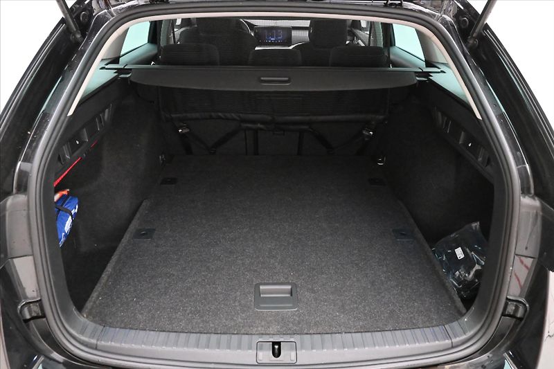 Škoda Octavia 2,0 TDI 110kW LED Matrix Navi - fotka 9 z 26