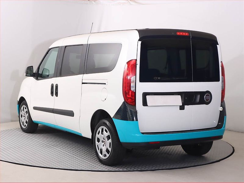 Fiat Dobló (2023) Maxi 1.6 MultiJet, 5Míst, SR - fotka 4 z 17