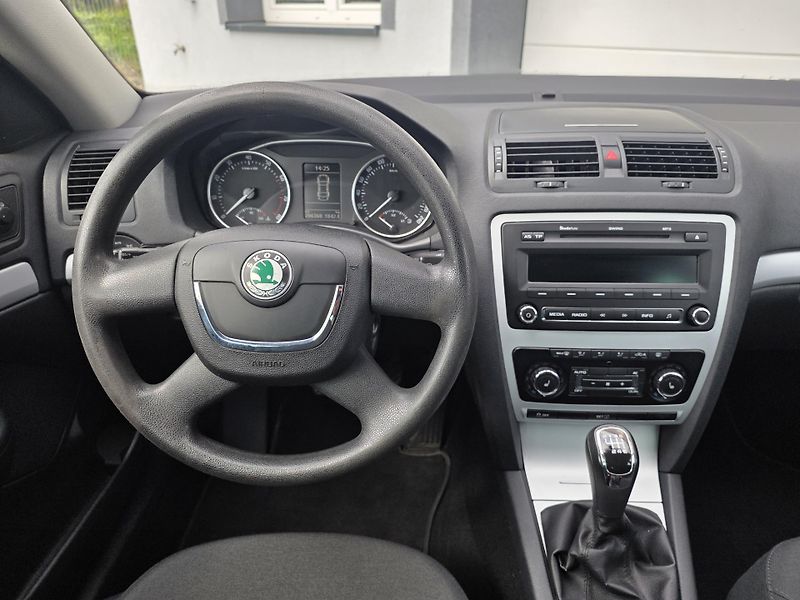 Škoda Octavia (2012) 1.4TSI 90kW ELEGANCE TAŽNÉ - fotka 11 z 19