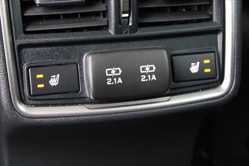 Subaru Forester 2,0 i  1.MAJ,4X4,A/T,ZÁRUKA - fotka 33 z 42