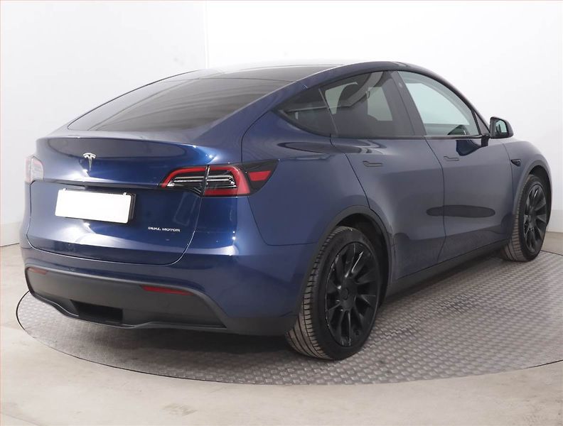 Tesla Model Y (2023) Long Range AWD 79kWh, SoH 91% - fotka 5 z 22