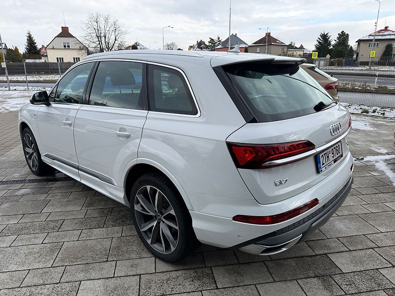 Audi Q7 S-Line  210kW Matrix - fotka 3 z 25