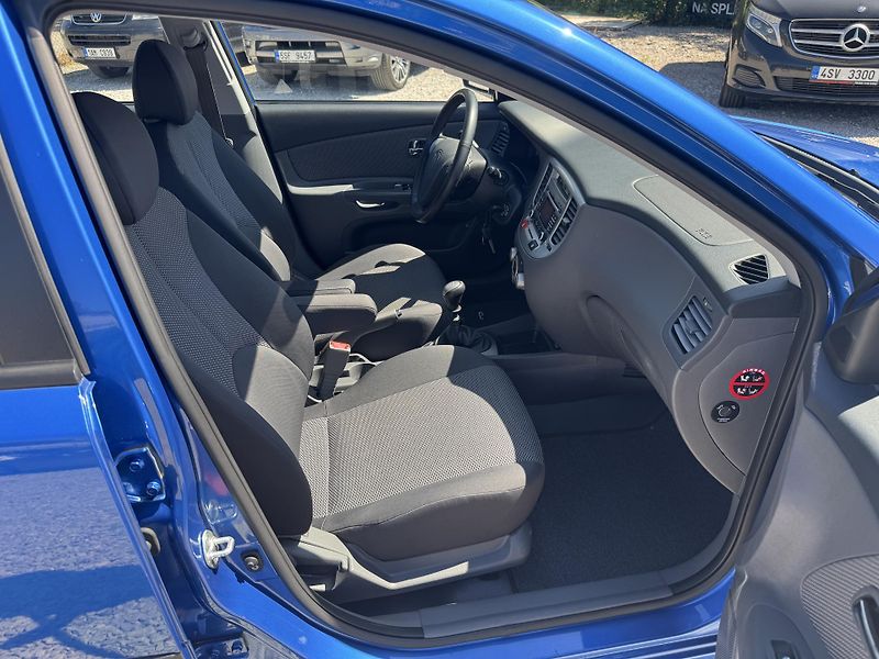Kia Rio (2009) 1,4DOHC,SERVISKA,2SADY KOL - fotka 25 z 38