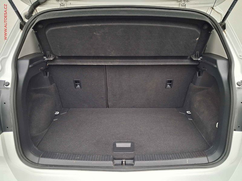Volkswagen T-Cross (2022) 1.0 TSi, R-Line, DSG, LED - fotka 7 z 19