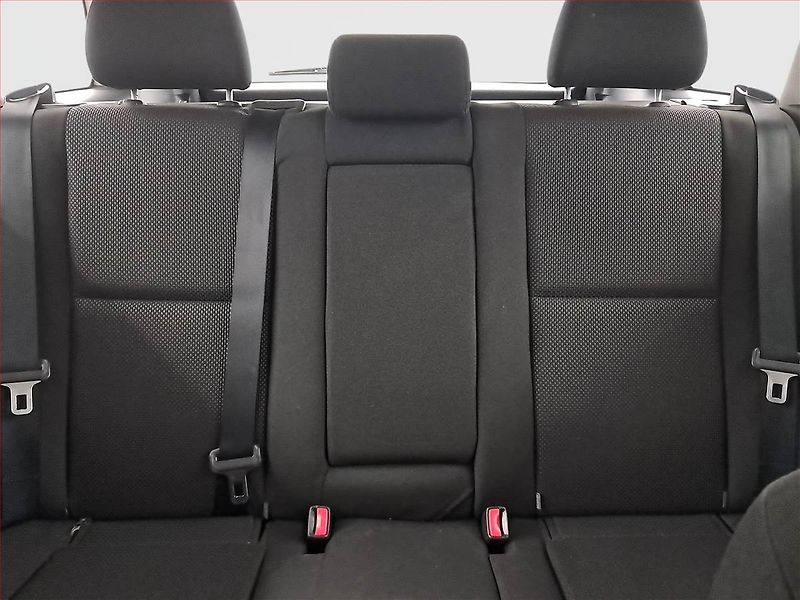 Toyota Avensis (2005) 1.8 VVT-i, nová STK - fotka 10 z 17