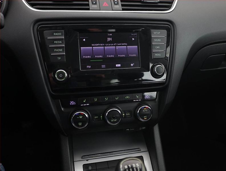 Škoda Octavia (2014) 1.6 TDI, Tempomat - fotka 10 z 14