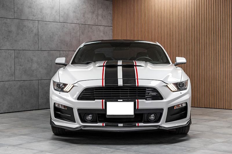 Ford Mustang RS 3.7 V6 227kW *ROUSH*KAMERA* - fotka 2 z 42