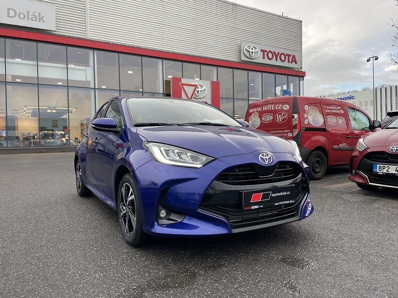 Toyota Yaris 1.5 Hybrid ODBĚR IHNED - fotka 1 z 27