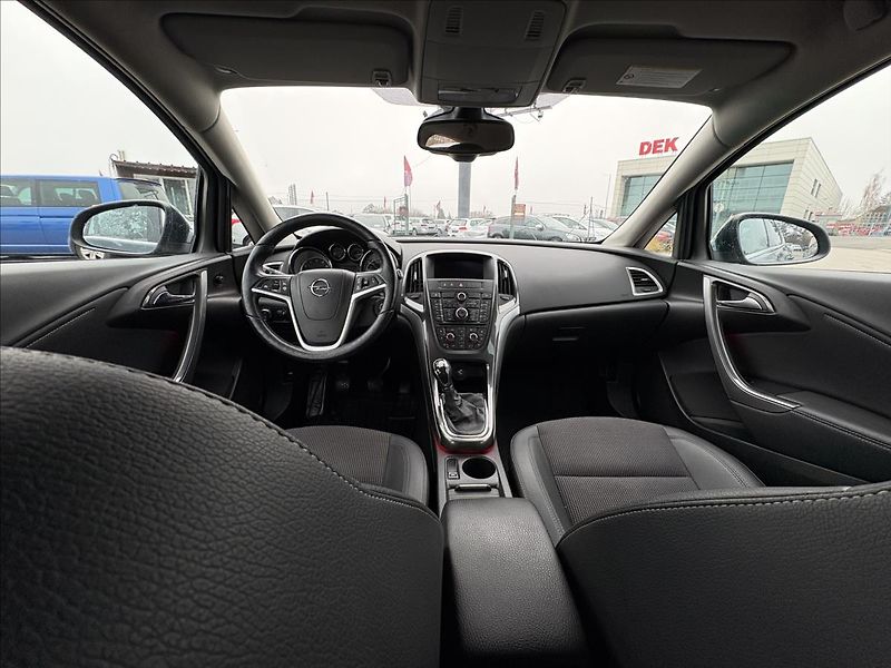 Opel Astra 1,4 iT 103kW,Xenon,Navi,Výhřev - fotka 8 z 32