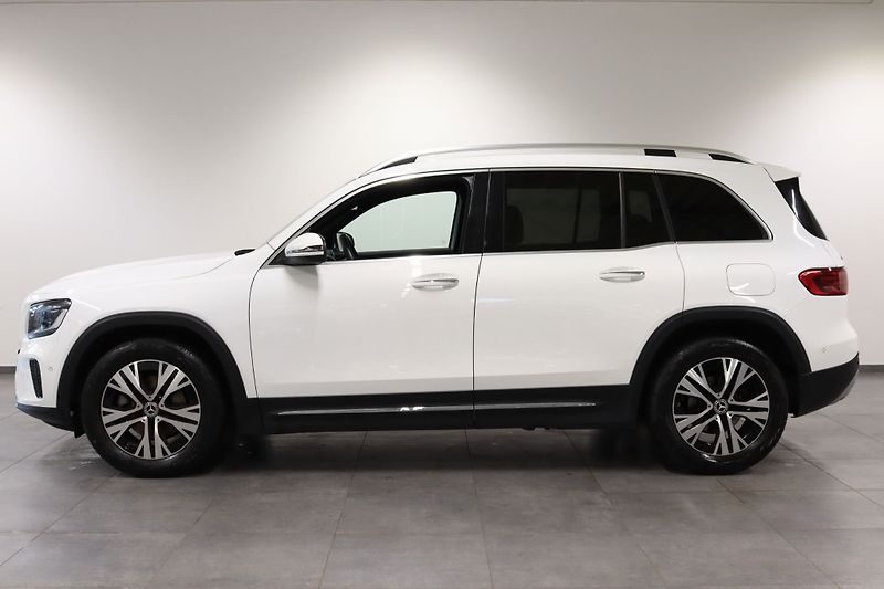 Mercedes-Benz GLB 200 Advanced+ Kamera Taž ACC - fotka 3 z 22