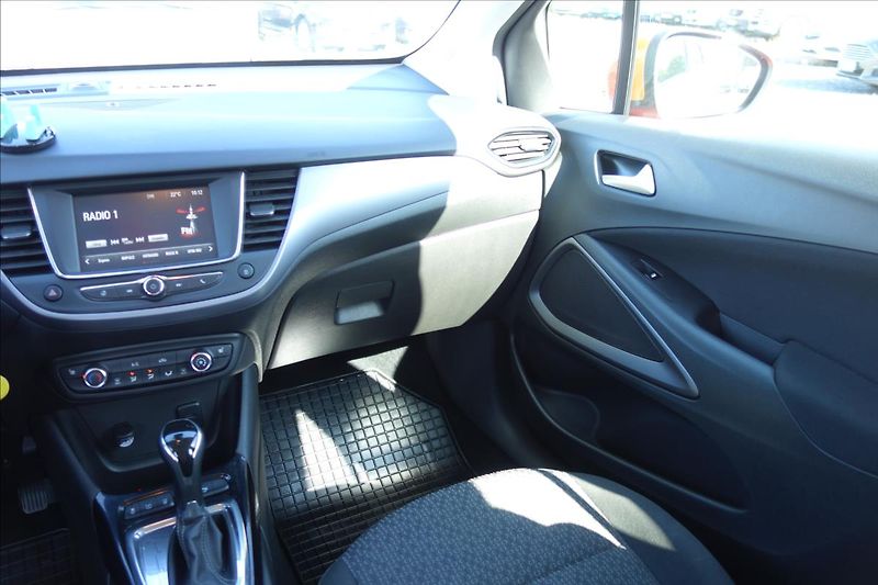 Opel Crossland X 1,2 T 96KW,ČR,SERVIS.KN.,AT. - fotka 19 z 38