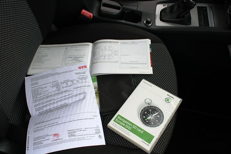 Škoda Octavia (2013) 2,0TDI NAVI KLIMA TEMPOMAT ALU - fotka 17 z 19