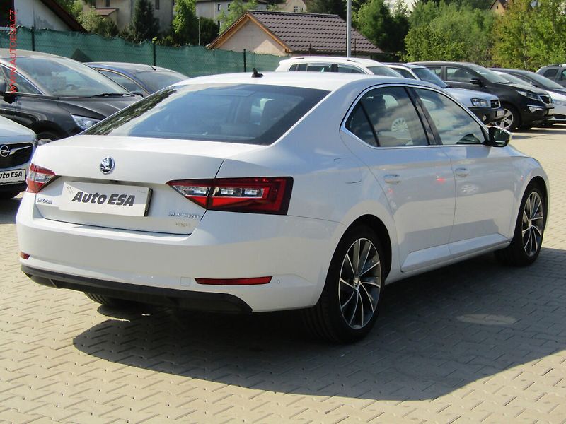 Škoda Superb (2016) 2.0 TDi 4x4, ČR, L&K, DSG - fotka 6 z 23