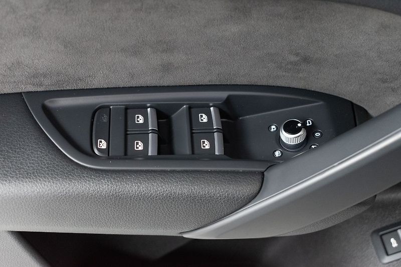 Audi Q5 40 TDI 4x4*AIR*TAŽNÉ*KAMERA360 - fotka 16 z 46