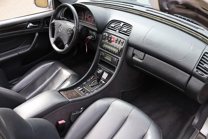 Mercedes-Benz CLK 55 AMG V8 CABRIO 255kW - fotka 38 z 50