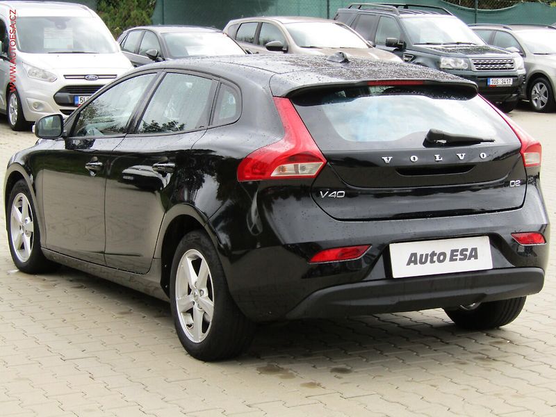Volvo V40 (2016) 2.0D, AC, temp - fotka 6 z 17