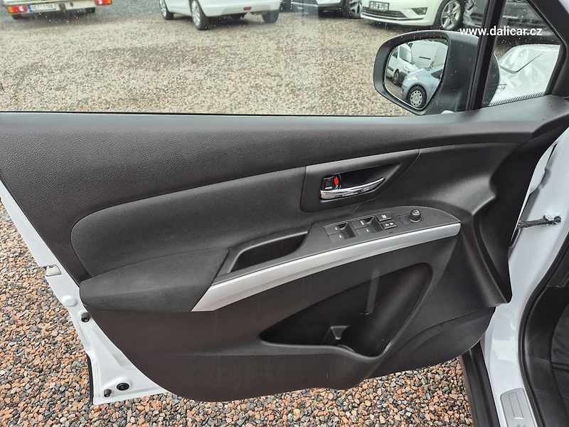 Suzuki SX4 S-Cross (2014) 1.6VVT 88KW CLUB Tažné - fotka 33 z 53