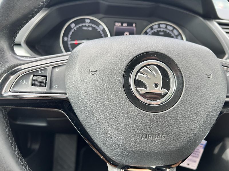 Škoda Superb 1.6TDi NAVI TEMPOMAT odp.DPH - fotka 14 z 43