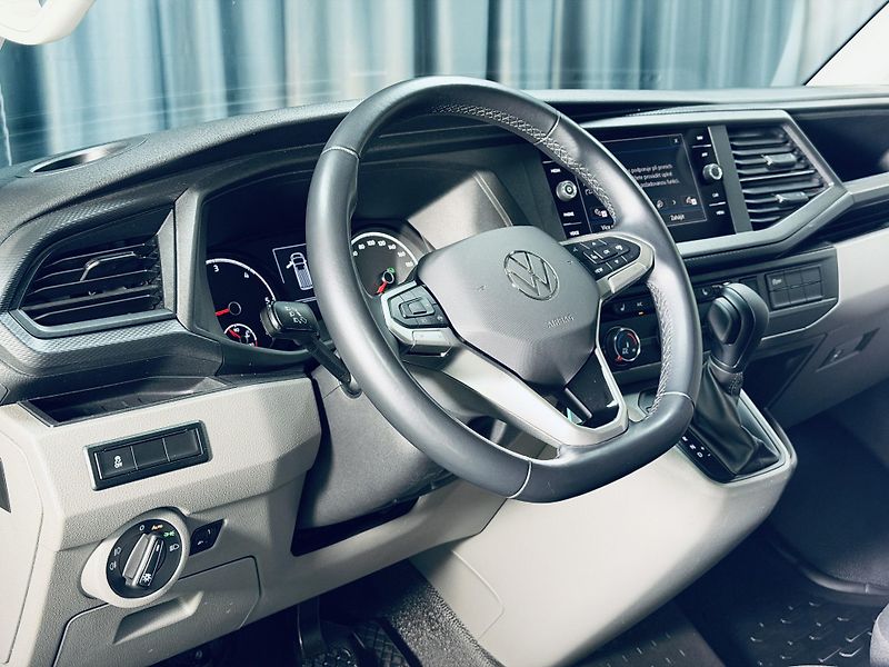 Volkswagen Transporter (2023) 6.1*BULLI*LONG*DSG*TDI - fotka 16 z 37