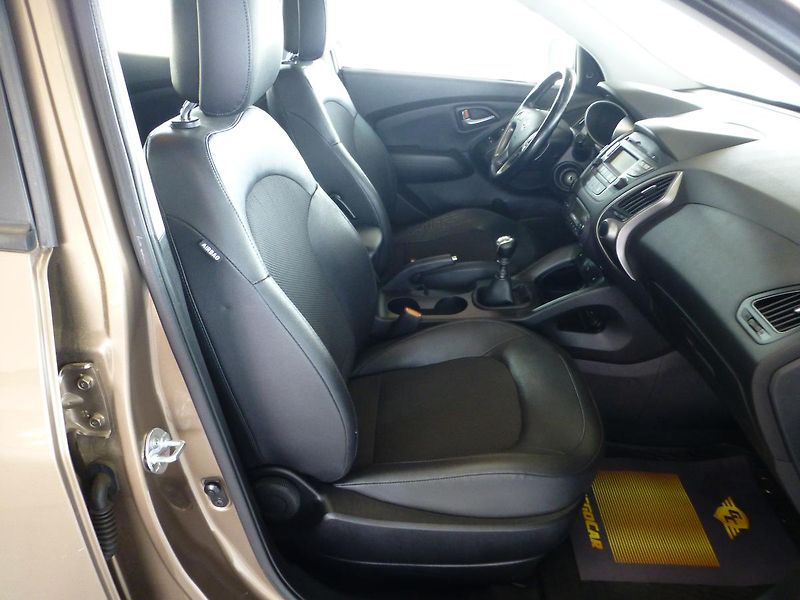 Hyundai ix35 (2015) 2,0i-122KW!!!*4X4*VYHŘ.SED**ČR - fotka 18 z 27