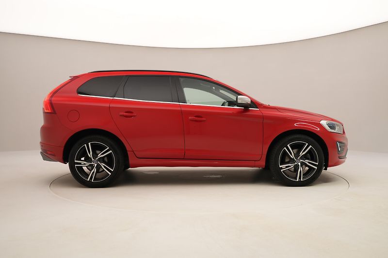 Volvo XC60 D3 R-DESIGN - fotka 13 z 45