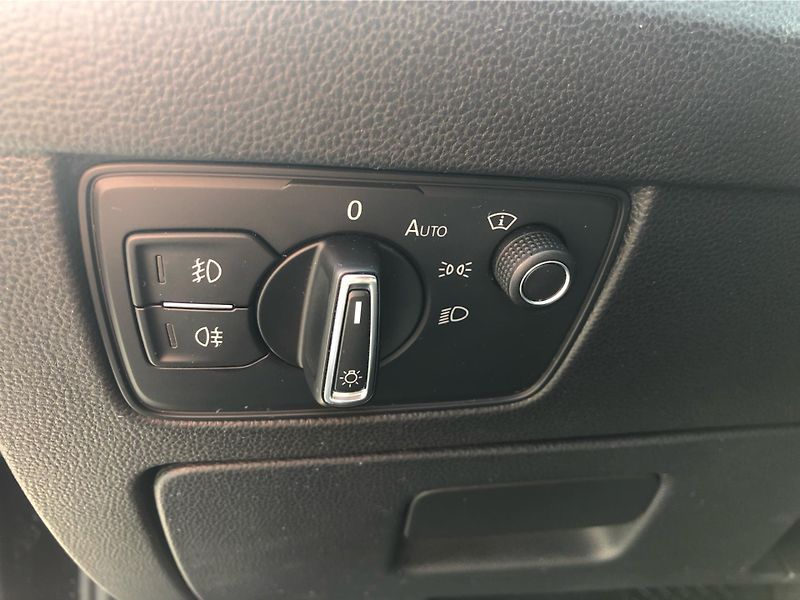 Volkswagen Passat 2.0 TDI DSG - fotka 16 z 29