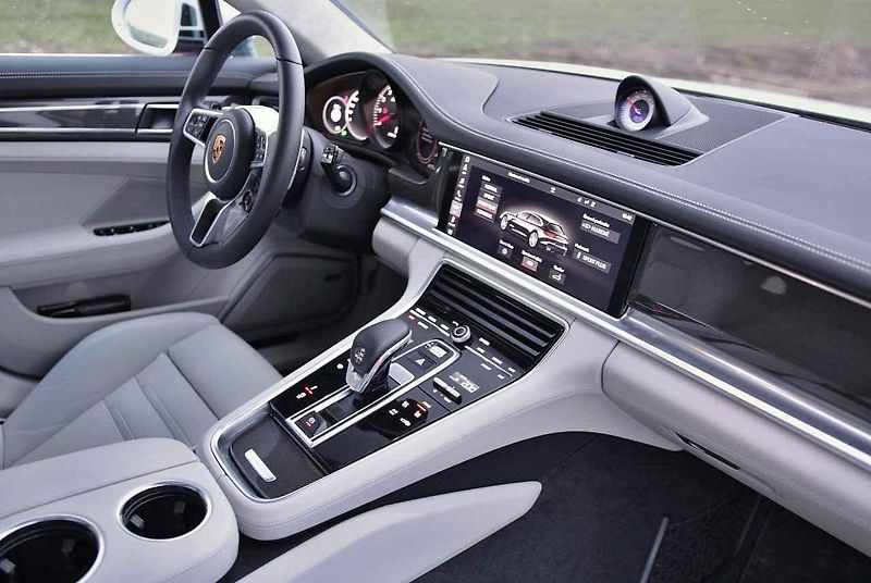 Porsche Panamera Turbo Sport Turismo.