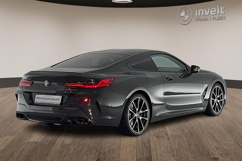 BMW Řada 8 M850i xDrive - fotka 3 z 28