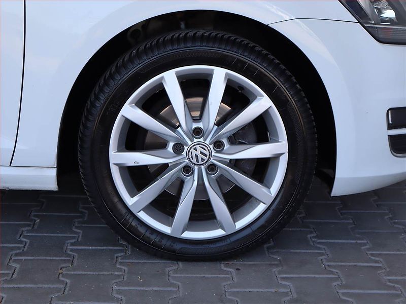 Volkswagen Golf (2015) 1.6 TDI, Serv.kniha, Navi - fotka 15 z 23