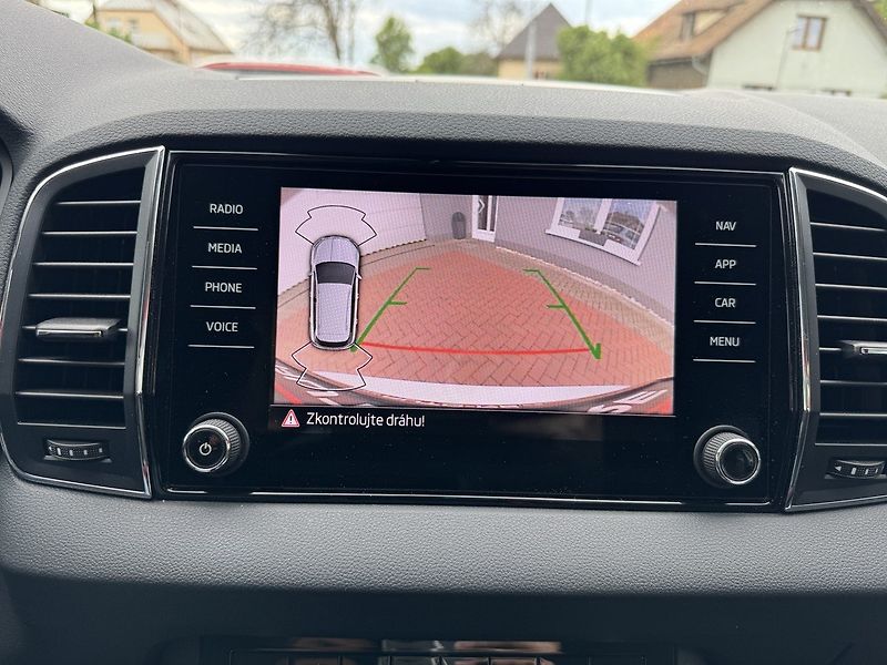 Škoda Karoq (2023) 1.5TSi LED Navi Kamera Virtual - fotka 15 z 48