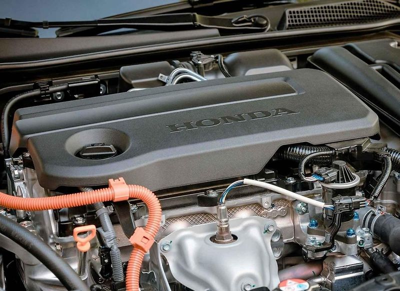 Auto jsme zkoušeli ve Španělsku na kvalitním asfaltu