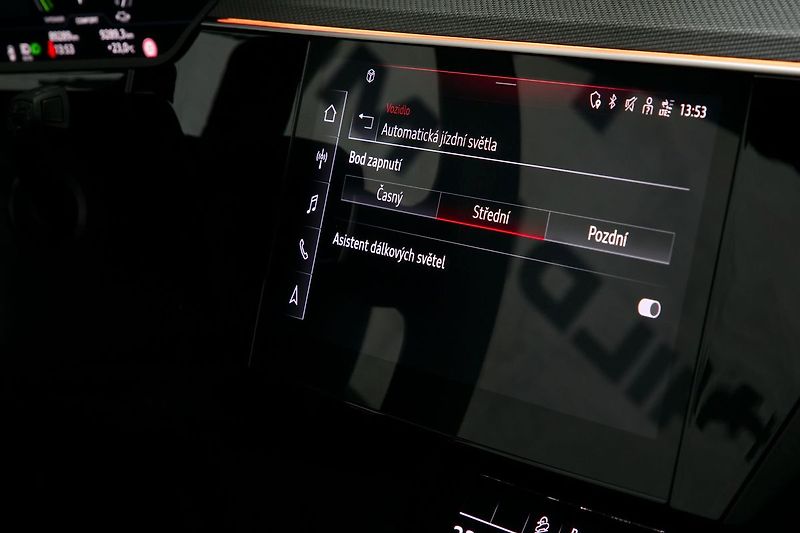 Audi e-tron 55 300kW S-line BlackEdi NV TZ - fotka 38 z 44