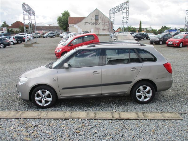 Škoda Fabia 1,4 i 16v,aut.klima,serv.kn. - fotka 4 z 37