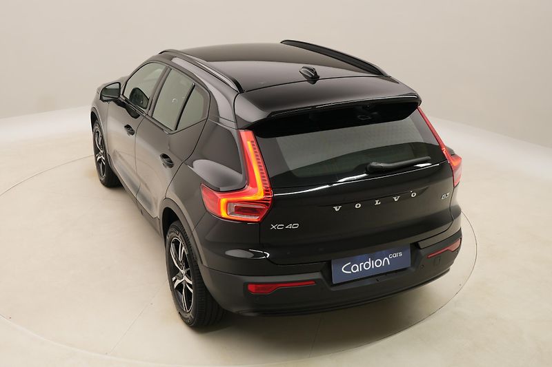 Volvo XC40 (2026) B3 AUT DARK PLUS - fotka 16 z 60