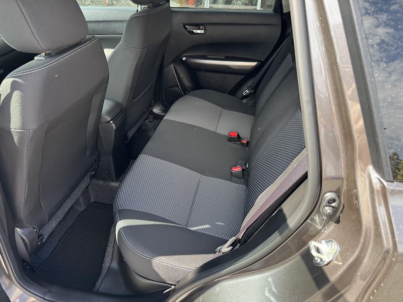 Suzuki Vitara (2026) 1,4 Premium hybrid - fotka 5 z 6