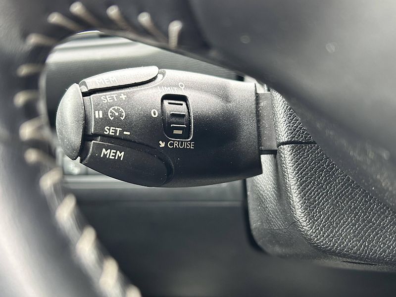 Peugeot 308 ALLURE PACK S&S MAN6 1,2 PureT - fotka 13 z 23