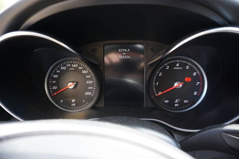 Mercedes-Benz Třídy C (2017) C 400 4 MATIC - fotka 21 z 37