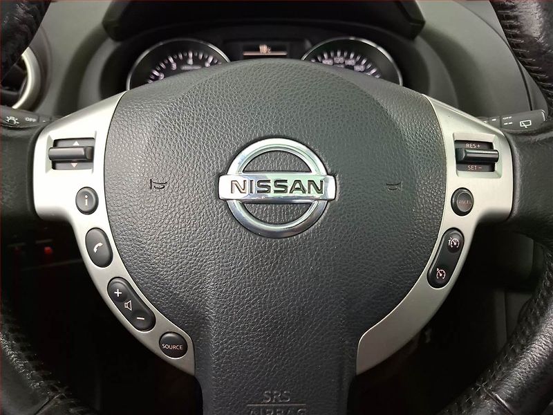 Nissan Qashqai (2013) 1.6, Navi, Tempomat - fotka 16 z 19