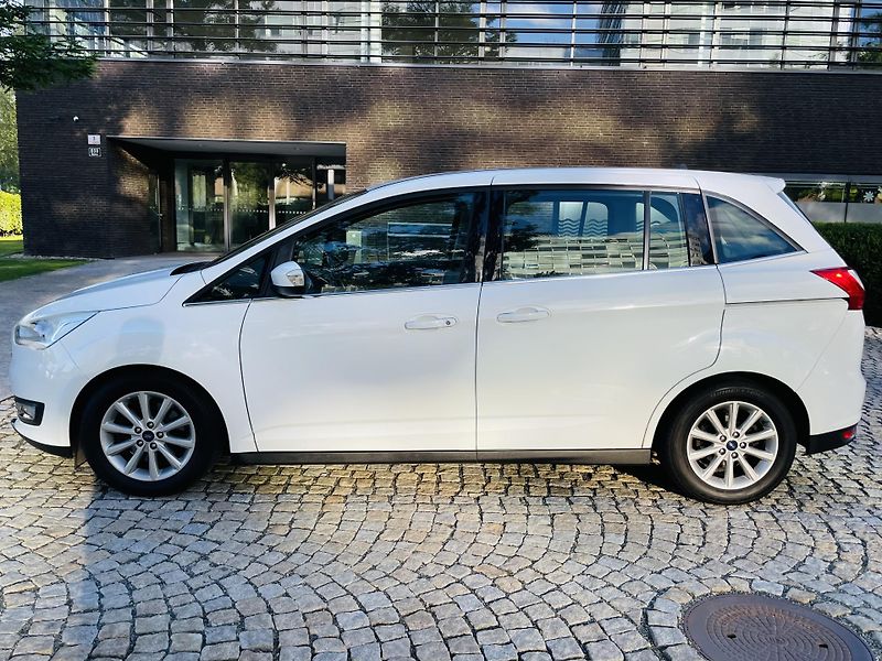 Ford Grand C-MAX 2.0TDCi MANUÁL 7MÍST SERVISKA - fotka 21 z 46