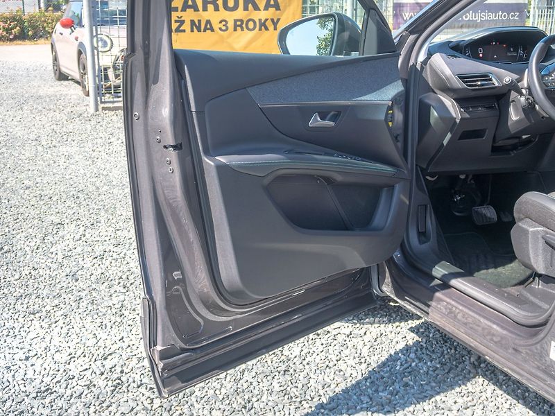 Peugeot 3008 (2021) ČR 1.2T 96KW LED – CEBIA - fotka 14 z 57