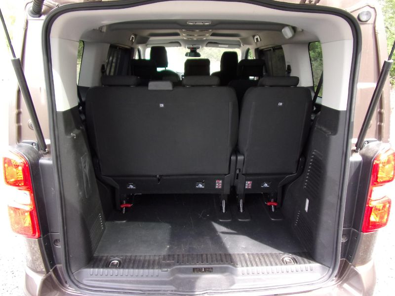 Citroën SpaceTourer (2017) 2.0HDi130kW AUTOMAT 2xKOLA 8M  - fotka 20 z 26