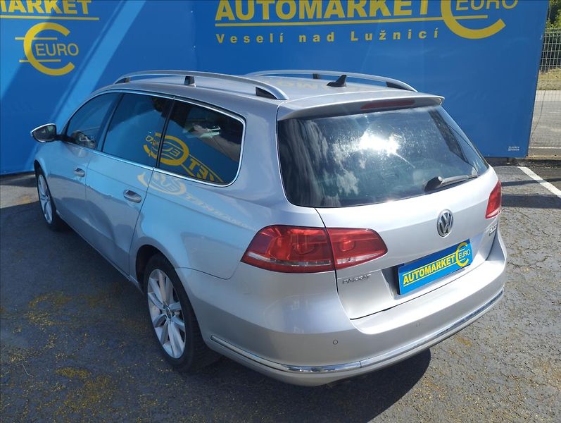 Volkswagen Passat 2,0 TDi 103KW DSG - fotka 6 z 17