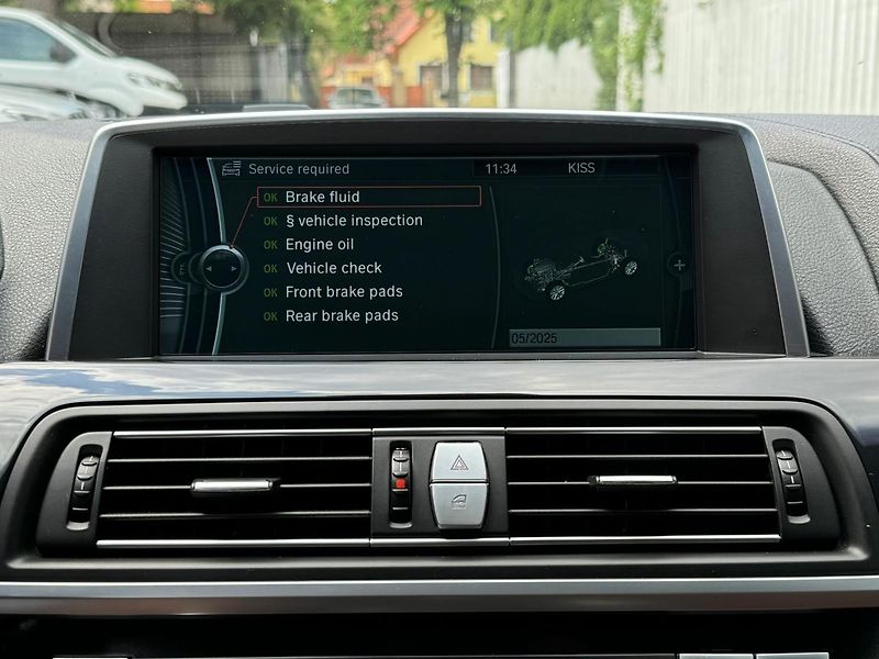 BMW Řada 6 640i-CABRIO-R20-HEZKÝ STAV - fotka 22 z 25