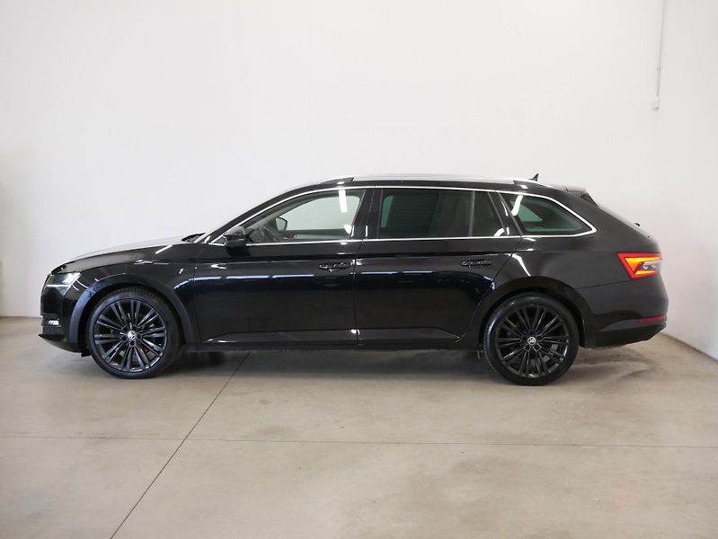 Škoda Superb - fotka 3 z 30