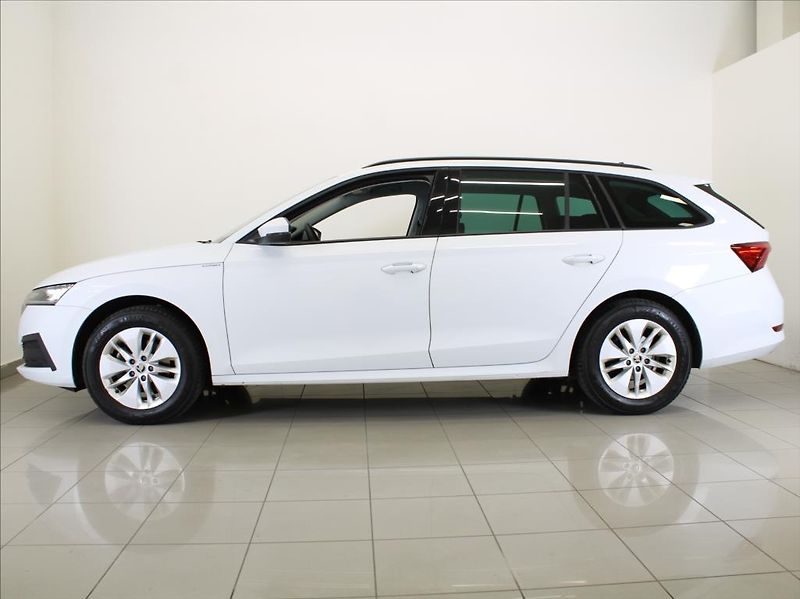 Škoda Octavia 2,0 TDi MT Ambition 37tkm. ČR - fotka 5 z 24