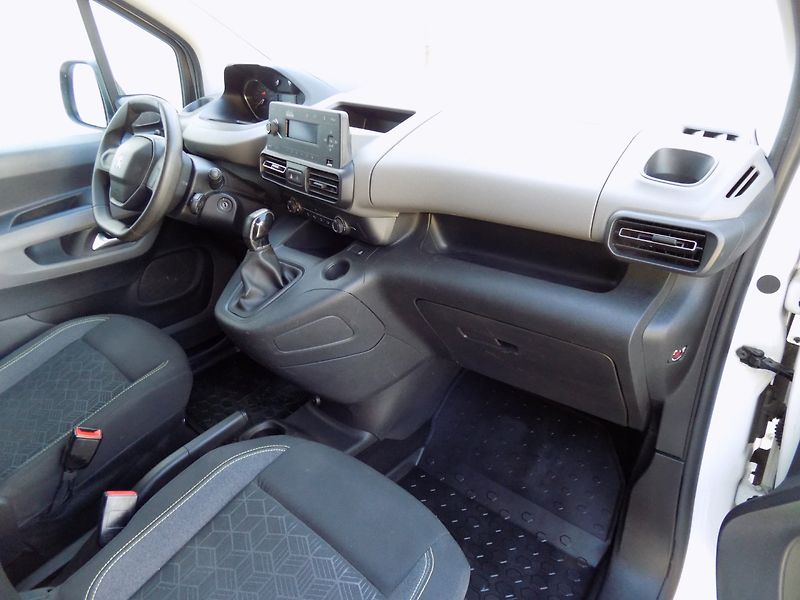 Peugeot Rifter (2021) 1.5HDi/L2H1/klimatizace/ČR/ - fotka 15 z 34