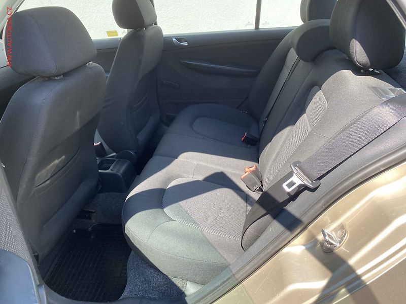 Škoda Fabia (2005) 1.2i, ČR, Ambiente - fotka 10 z 12