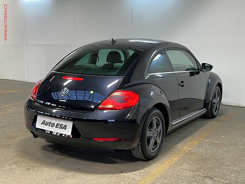 Volkswagen Beetle (2013) 1.6 TDi, ČR, Bixen, AC - fotka 4 z 14